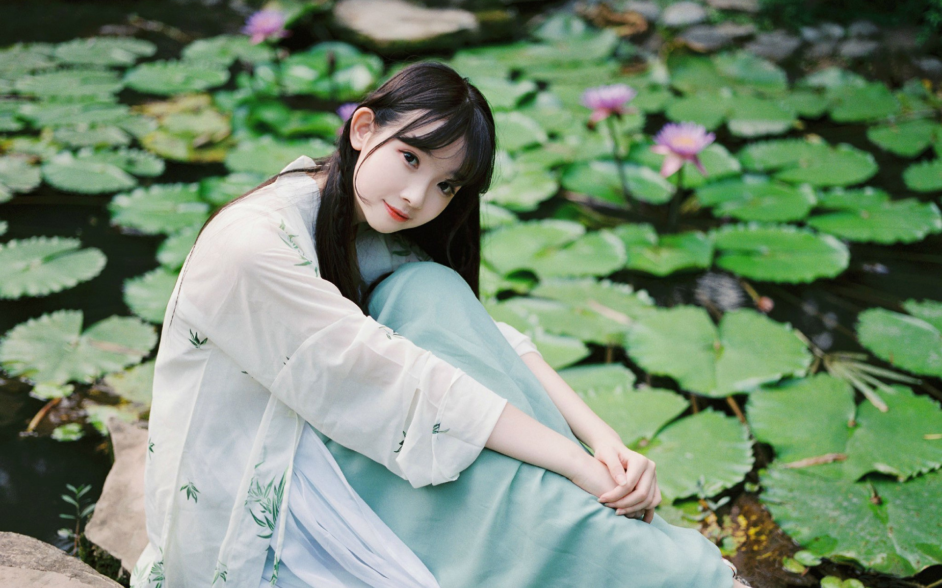 【电脑/SLG】孤岛求生战记：少女们的生存战略  無人島社員旅行記 女たちの生存戦略 Demo AI汉化版